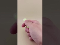 ঠোঁটের জন্য সবুজ ছোট লিপ বাম প্যাকেজিং, স্বচ্ছ খাঁজকাটা ঢাকনা সহ