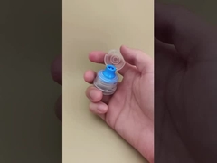 ত্বকের যত্নের বোতলগুলির জন্য সুন্দর ডিজাইনের পরিষ্কার প্লাস্টিকের বৃত্তাকার রিবেড ক্যাপ