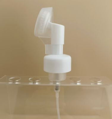 শরীরের লোশনের বোতলগুলির জন্য ব্রাশ সহ সূক্ষ্ম নকশার সাদা প্লাস্টিকের বড় ফোম পাম্প