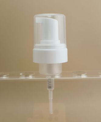 সংবেদনশীল ডিজাইন সাদা প্লাস্টিকের বডিওয়াশ বোতলগুলির জন্য বড় ফোম পাম্প